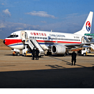 丽江空运公司航空快运业稳步发展的原因是什么？